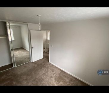 3 bedroom end of terrace house to rent - Photo 3