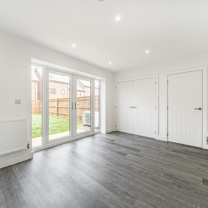 1 bedroom in a house share to rent - Photo 1