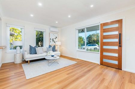 Beautifully Renovated Home in a Highly Sought-After North St Marys Location - Photo 2