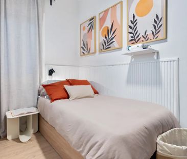 Carrer de Nàpols, Barcelona, Catalonia 08013 - Photo 4