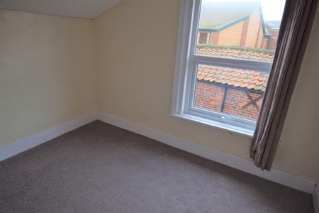 2 bedroom Flat To Let - Photo 2