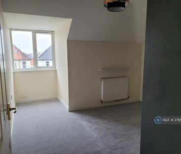 2 bedroom flat to rent - Photo 2