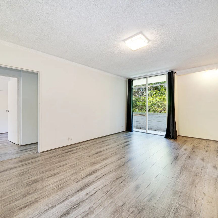 Stylishly Renovated Two-Bedroom Apartment in Heart of Lane Cove - Photo 1