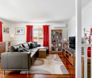 Light-Filled Family Home in Mansfield School Catchment - Photo 1