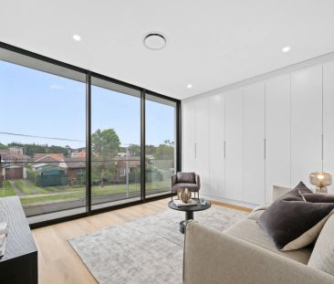 Brand-New Luxury Duplex with Spacious Family Appeal - Photo 2