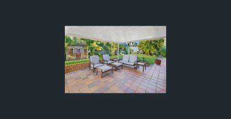 LOVELY FAMILY HOME - GREAT LOCATION - Photo 4