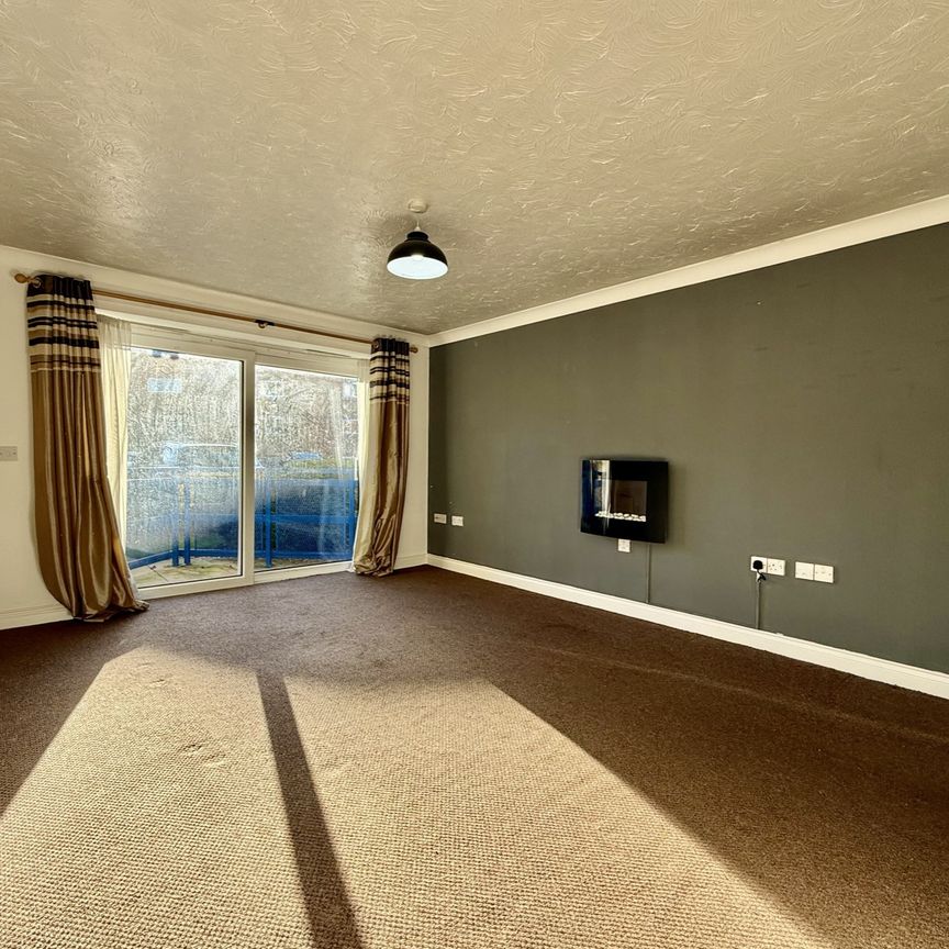 Mountbatten Close, Preston - Photo 1