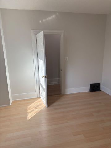 For Lease - 15 Wallace Street, Vaughan, Ontario - Photo 2