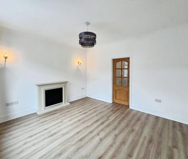 2 bedroom end of terrace house to rent - Photo 2