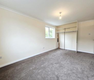 2 bedroom semi-detached house to rent - Photo 4
