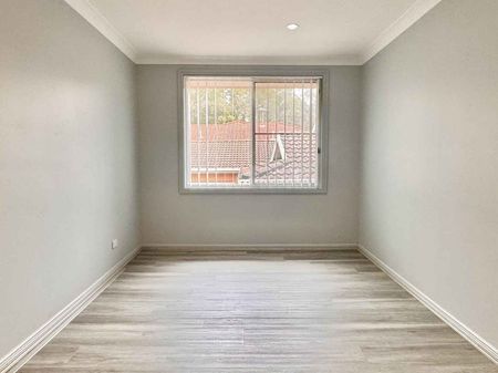 Renovated & Ready to call Home . - Photo 4
