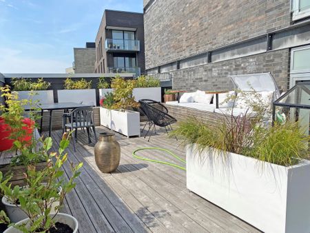 2-storey townhouse apartment with large private roof terrace - Photo 4