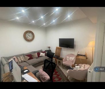 4 bedroom terraced house to rent - Photo 1