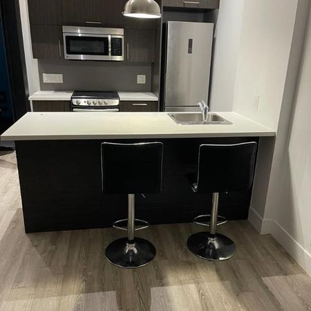 Logement à louer meublé, PROPRE, Studio à louer, Appartement à louer, Studio Loft moderne et spacieux, terrasse, Ste-Foy - Photo 3