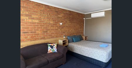 Studio unit fully furnished including water and electricity - Photo 2