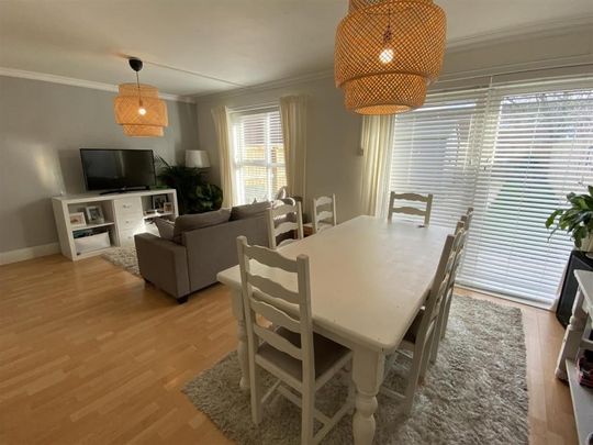 2 Bed Terraced House, Cunard Close, M13 - Photo 1