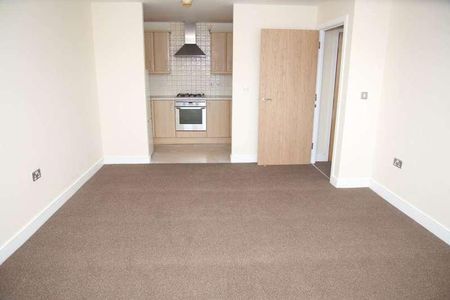 Long Acre, Thamesmead West, SE28 - Photo 2