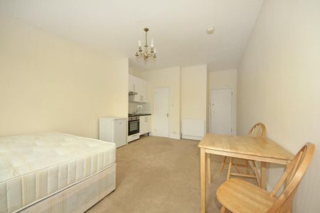 Studio to rent - Photo 2