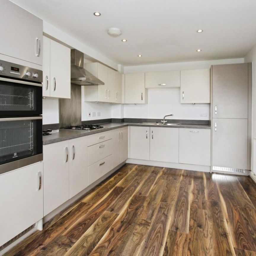 Colney Road, Aylesbury - Photo 1