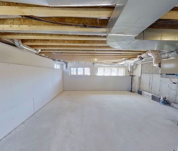 For Lease - 133 Blue Forest Crescent, Barrie, Ontario - Photo 5