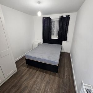 1 bedroom property to rent - Photo 2