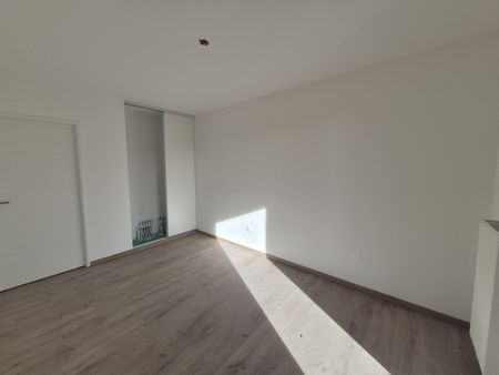 Location Appartement 3 pièces 63m² VILLENEUVE D ASCQ 59650 - Photo 3