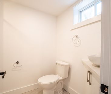 For Lease - 7160 Waters Avenue Unit# LOWER, Niagara Falls, Ontario - Photo 4