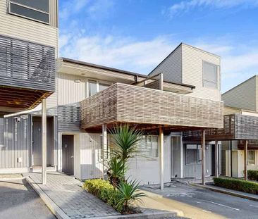 MODERN LIVING - Photo 3