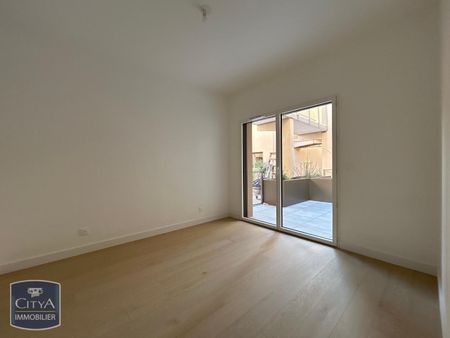 Location Appartement 4 pièces 97m² BORDEAUX 33100 - Photo 2