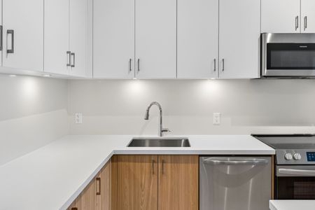 For Lease - 333 Sunseeker Avenue Unit# 142, Innisfil, Ontario - Photo 5