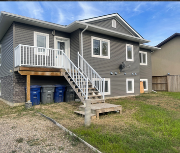 Main Floor 3 Bedroom Suite in Asquith - Photo 2 | Rentumo