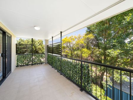 Top-Floor Living in a Boutique Complex – Walk to Scarborough Seaside Village - Photo 3