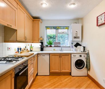 2 bedroom ground floor flat to rent - Photo 1