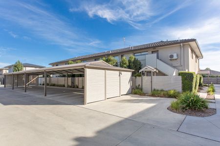 LOW MAINTENANCE TOWNHOUSE IN POPULAR ALFREDTON - Photo 2