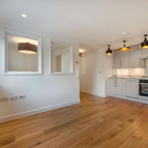 Madeira Road, West Byfleet - 1 bedroomProperty for lettings - Seymours - Photo 2