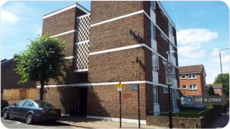 3 bedroom flat to rent - Photo 5