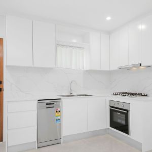 TOWNHOUSE STYLE LIVING - Photo 2