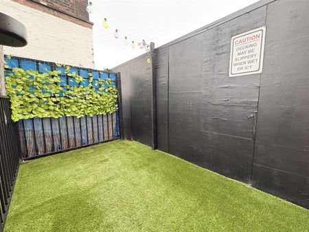 Gorton Road, North Reddish - Photo 3