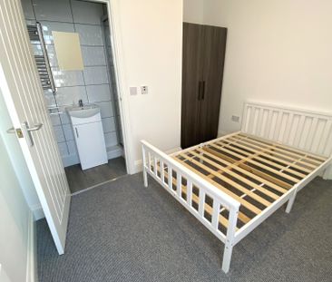 £2,750 PCM, Exceptional Refurbished Five En-Suite Double Bedroom Fu... - Photo 6