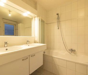 Stadswoning met vier slpk, garage te midden van centrum - Photo 5