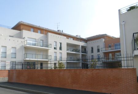 Location Appartement 3 pièces 70m² LA ROCHE SUR YON 85000 - Photo 4