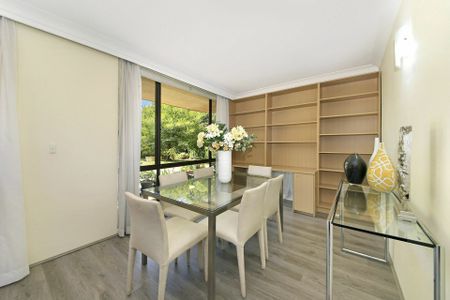 Perfectly Located 2 Bedroom Apartment! - Photo 2