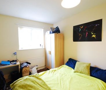 7 Bed - Starbeck Mews, Sandyford - Photo 4