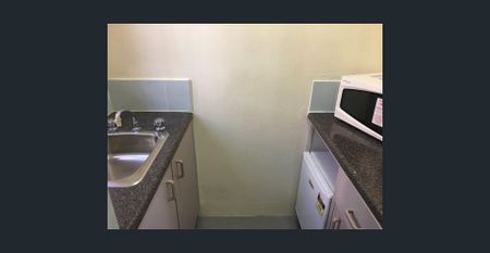 Hotel style living in trendy bayside suburb of Potts Point/Elizabeth Bay - Photo 2