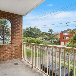 Located in the heart of the CBD - Photo 2