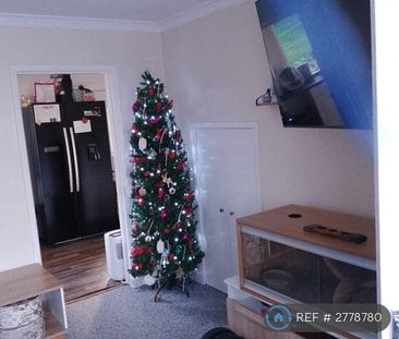 2 bedroom semi-detached house to rent - Photo 2