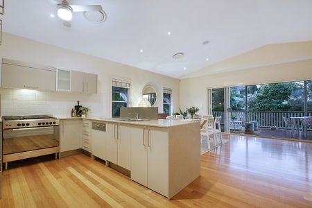 Elegant Queenslander With Dual Space Living - Photo 4