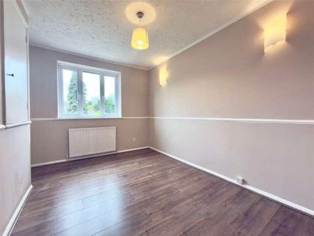 Laurelside Walk, Dunstable, Bedfordshire, LU5 - Photo 2