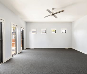 Plenty of room for a growing family.. - Photo 1