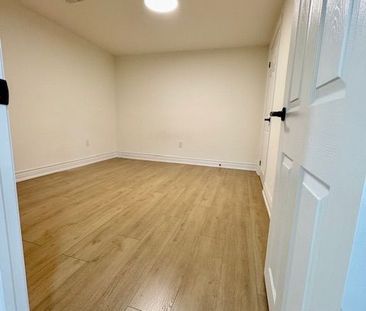 For Lease - 8 Devins Drive Unit# Basement, Aurora, Ontario - Photo 1